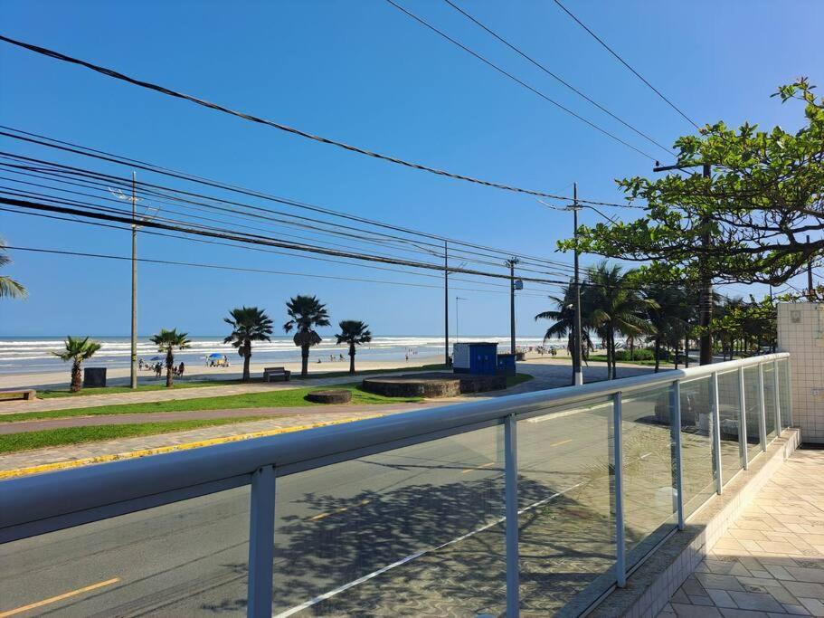 Apto Aconchegante Beira Mar Com Ar No Quarto Solemar Εξωτερικό φωτογραφία